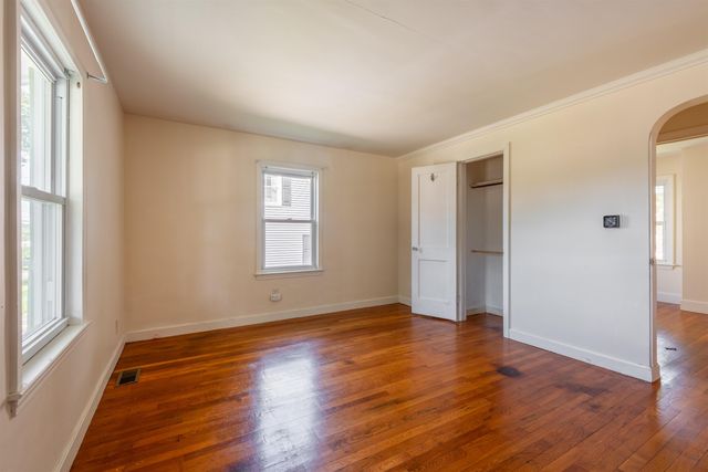 33 Charlotte Avenue, Nashua, NH 03064