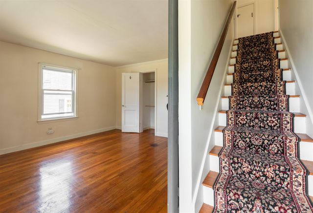 33 Charlotte Avenue, Nashua, NH 03064