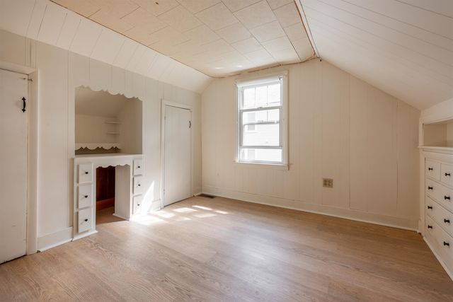 33 Charlotte Avenue, Nashua, NH 03064