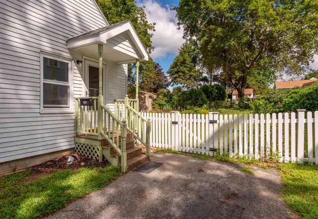 33 Charlotte Avenue, Nashua, NH 03064