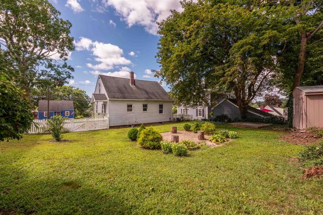 33 Charlotte Avenue, Nashua, NH 03064
