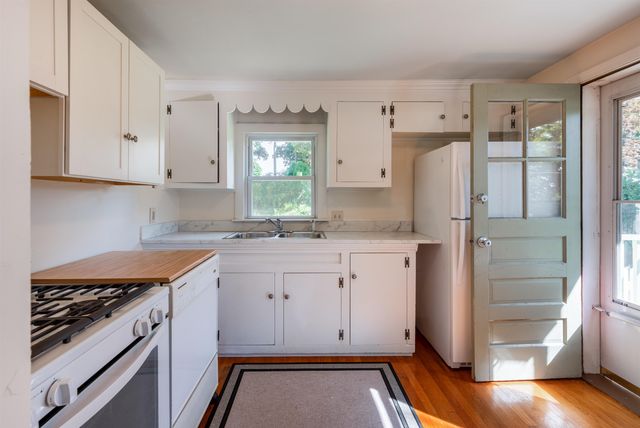 33 Charlotte Avenue, Nashua, NH 03064