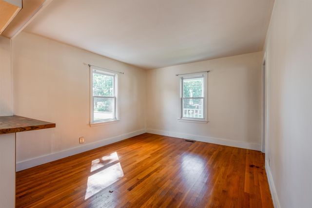 33 Charlotte Avenue, Nashua, NH 03064