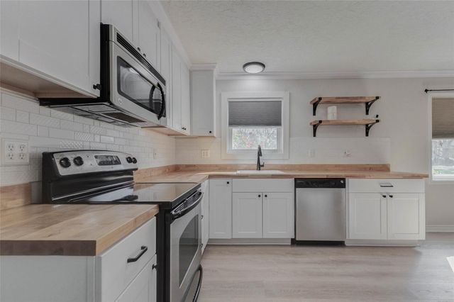 1108 County Road 136a, Alvin, TX 77511