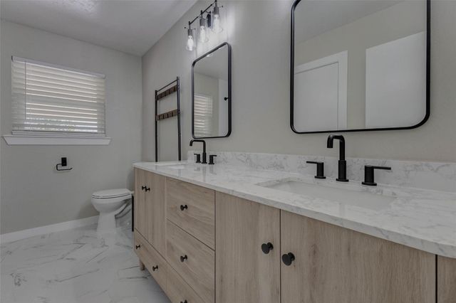 1108 County Road 136a, Alvin, TX 77511