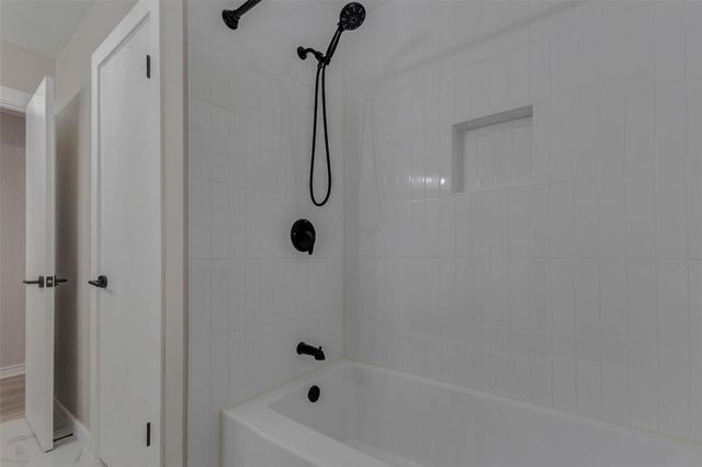 1108 County Road 136a, Alvin, TX 77511