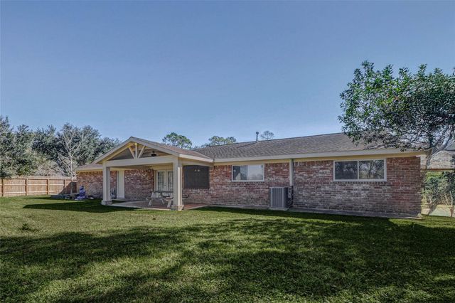 1108 County Road 136a, Alvin, TX 77511