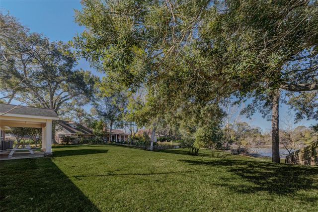 1108 County Road 136a, Alvin, TX 77511