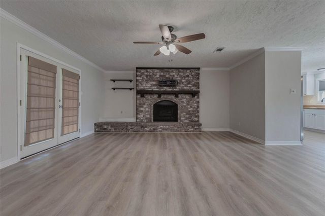 1108 County Road 136a, Alvin, TX 77511