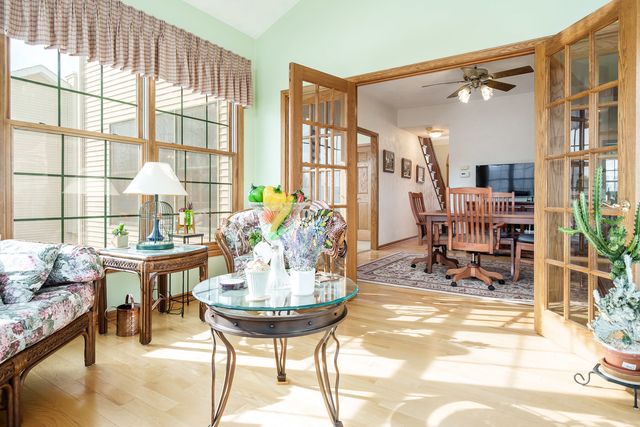 9293 Forest Ridge Drive, Roscoe, IL 61073