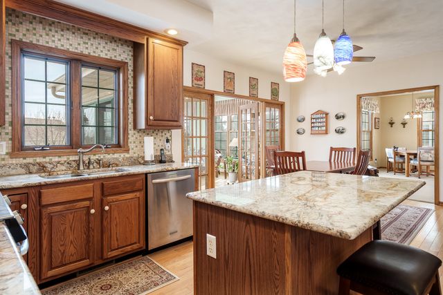 9293 Forest Ridge Drive, Roscoe, IL 61073