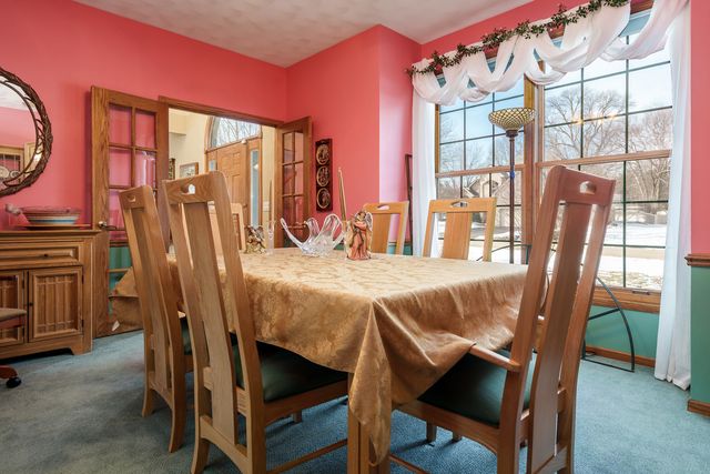 9293 Forest Ridge Drive, Roscoe, IL 61073