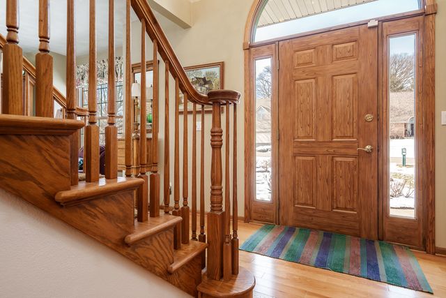 9293 Forest Ridge Drive, Roscoe, IL 61073