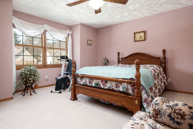 9293 Forest Ridge Drive, Roscoe, IL 61073