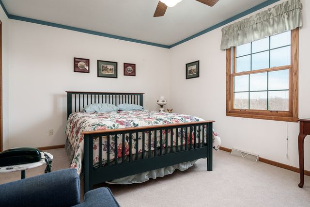 9293 Forest Ridge Drive, Roscoe, IL 61073