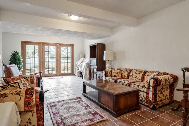 9293 Forest Ridge Drive, Roscoe, IL 61073