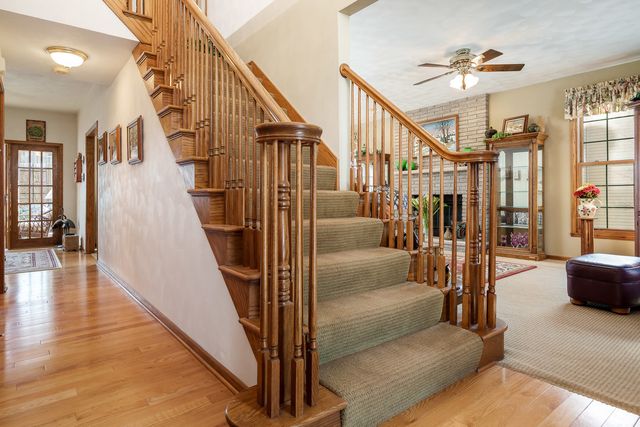 9293 Forest Ridge Drive, Roscoe, IL 61073