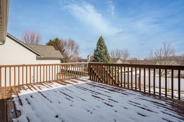 9293 Forest Ridge Drive, Roscoe, IL 61073