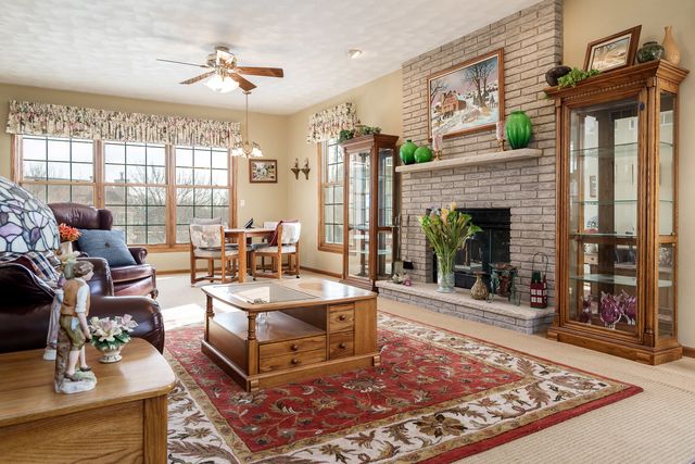 9293 Forest Ridge Drive, Roscoe, IL 61073