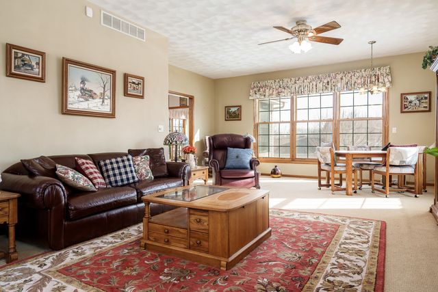 9293 Forest Ridge Drive, Roscoe, IL 61073