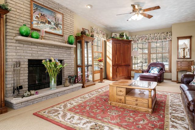 9293 Forest Ridge Drive, Roscoe, IL 61073