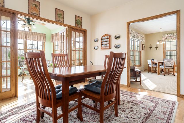 9293 Forest Ridge Drive, Roscoe, IL 61073