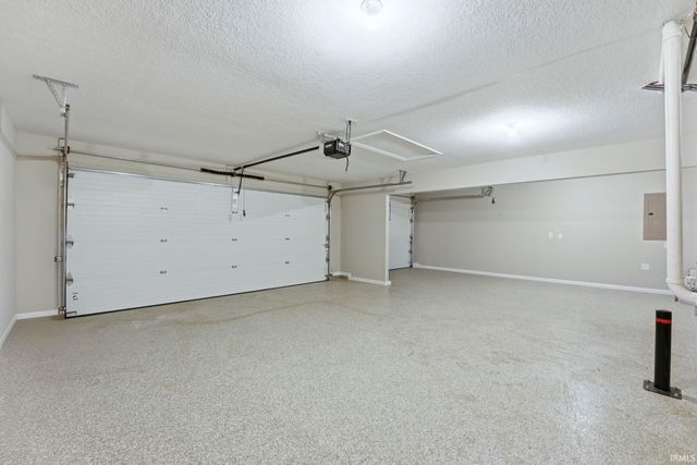 10926 Carob Thorn Trail, Roanoke, IN 46783