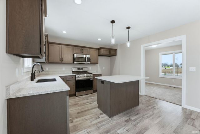 10926 Carob Thorn Trail, Roanoke, IN 46783