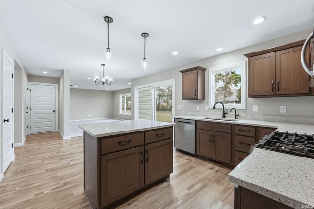 10926 Carob Thorn Trail, Roanoke, IN 46783