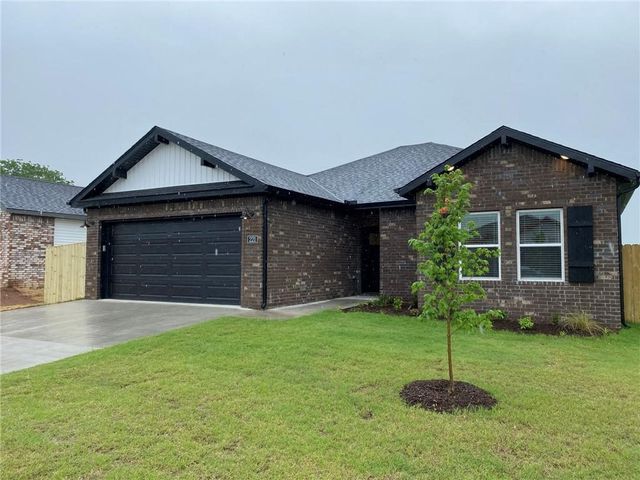 221 Williams Court, Centerton, AR 72719