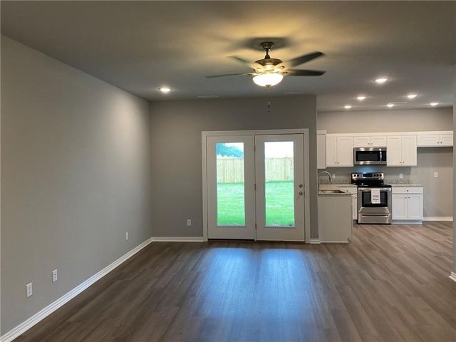 221 Williams Court, Centerton, AR 72719