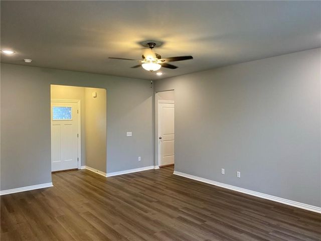 221 Williams Court, Centerton, AR 72719