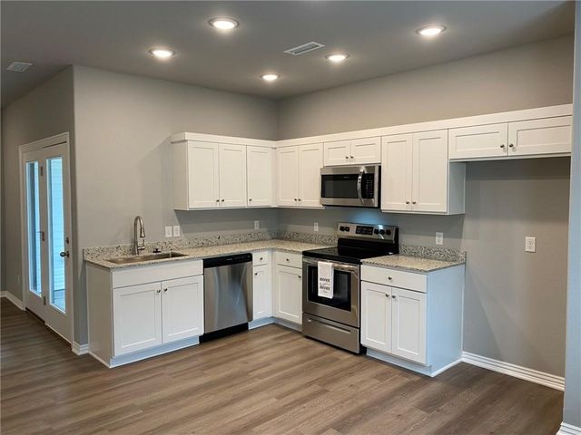 221 Williams Court, Centerton, AR 72719