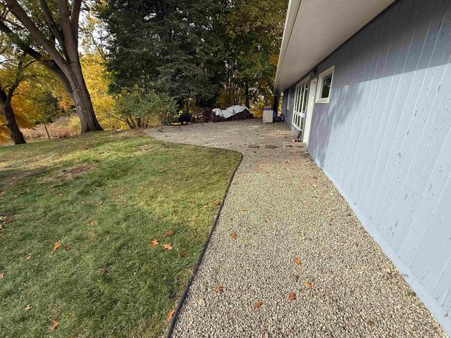 51745 Winding Waters Lane, Elkhart, IN 46514
