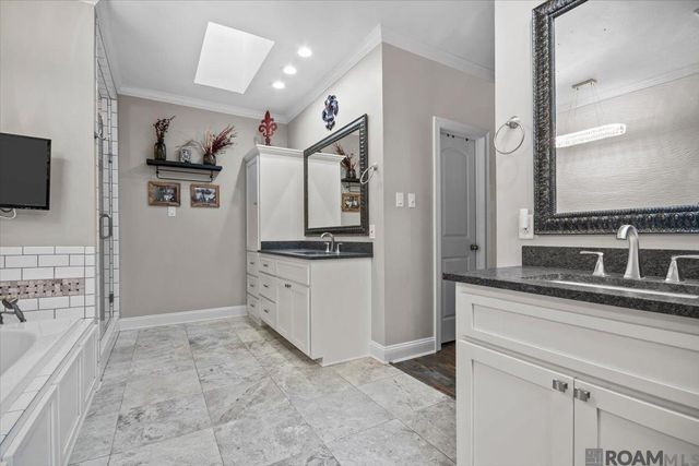 7988 Chaperral Dr, Denham Springs, LA 70726