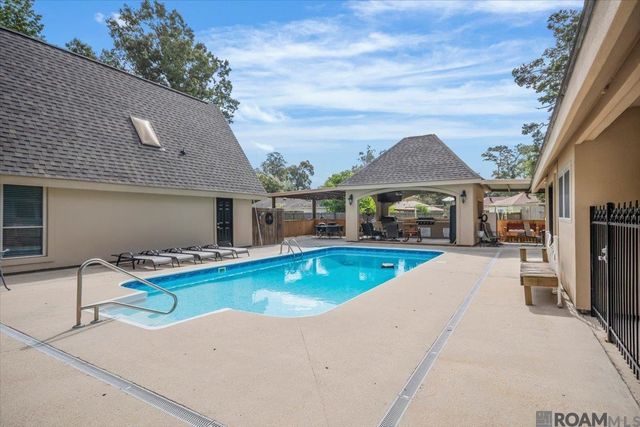 7988 Chaperral Dr, Denham Springs, LA 70726