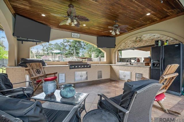 7988 Chaperral Dr, Denham Springs, LA 70726