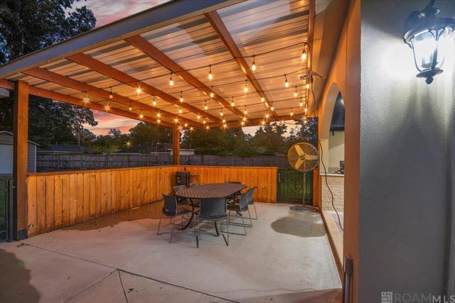 7988 Chaperral Dr, Denham Springs, LA 70726