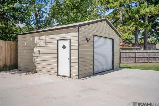 7988 Chaperral Dr, Denham Springs, LA 70726