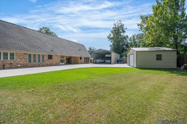 7988 Chaperral Dr, Denham Springs, LA 70726