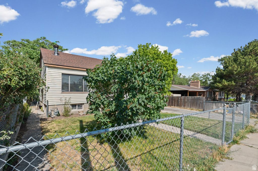 341 N 200 W, Tooele, UT 84074 — photo 3