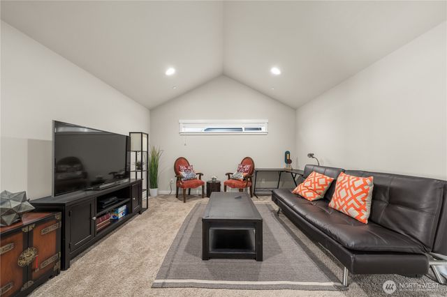 9021 127th Street Ct E, Puyallup, WA 98373