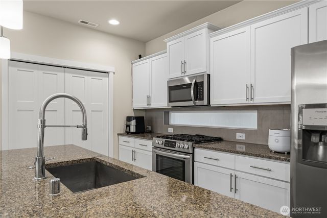 9021 127th Street Ct E, Puyallup, WA 98373