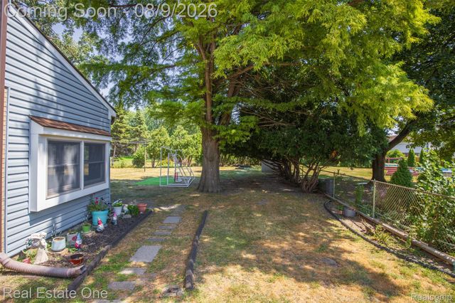 14012 Sunset Street, Livonia, MI 48154