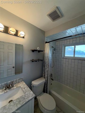 12417 Greenway Drive, Sterling Heights, MI 48312