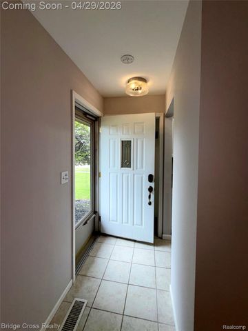 12417 Greenway Drive, Sterling Heights, MI 48312