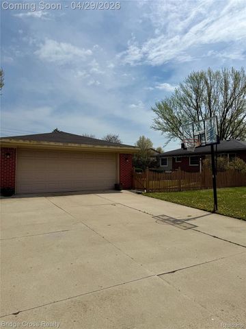 12417 Greenway Drive, Sterling Heights, MI 48312