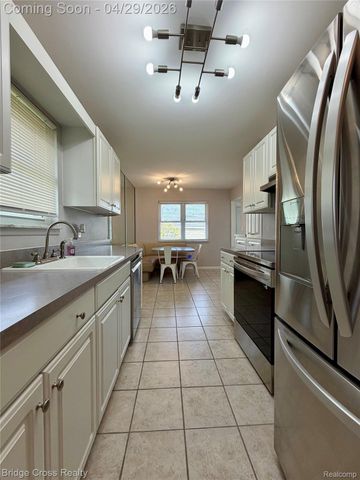 12417 Greenway Drive, Sterling Heights, MI 48312