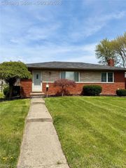 12417 Greenway Drive, Sterling Heights, MI 48312