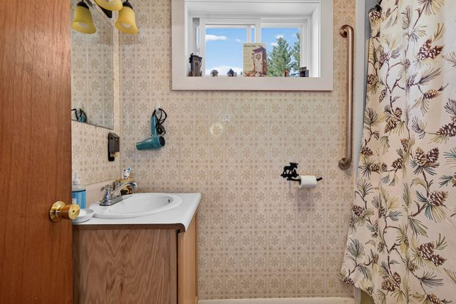 29 Bearcamp River Road, Ossipee, NH 03890